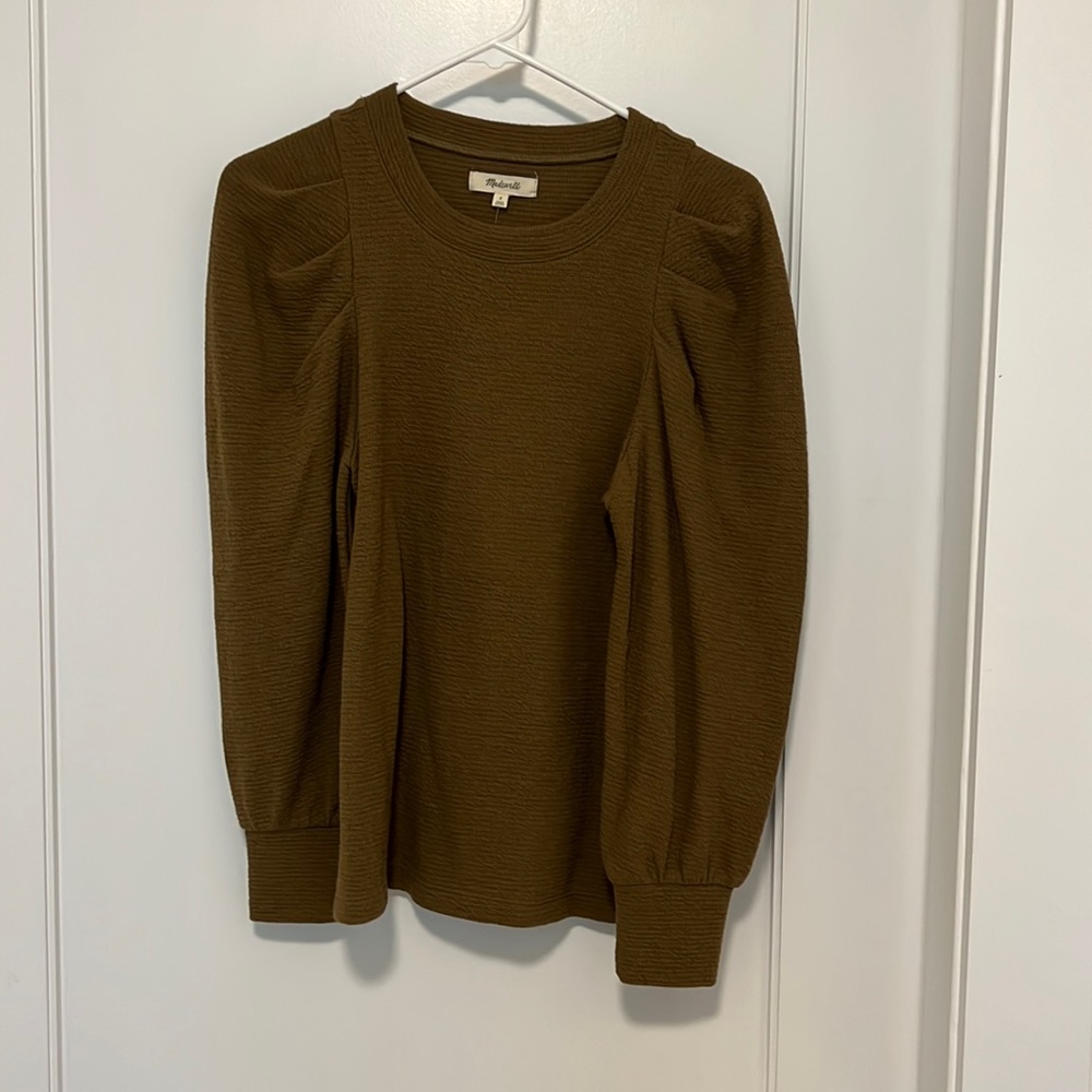 Brushed Puff-Sleeve Top / Long Sleeve in Green (S)